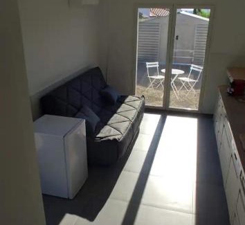 Saint-Gely-du-Fesc Apartment | Studio climatisé calme et équipé pour trois jours minimun