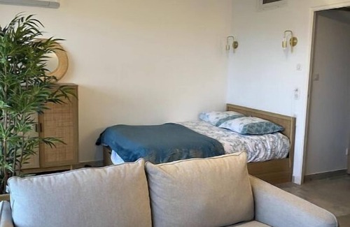 Vico Apartment | Studio Climatisé en Bord de mer