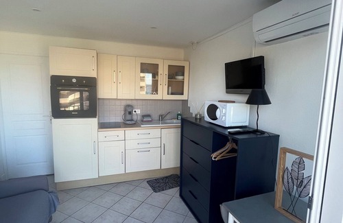 Le Lavandou Apartment | Studio Climatisé vue mer Avec Parking