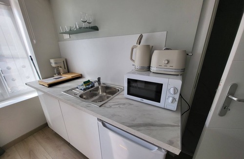 Ambleteuse Apartment | Studio-Comfort-Ensuite with Bath