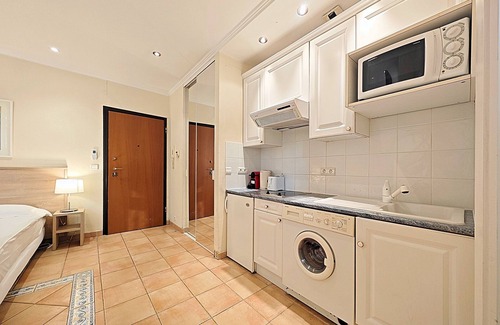 Cannes City Centre Apartment | Studio Commandant André 13 by Viva Riviera