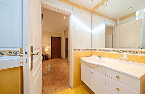 Cannes City Centre Apartment | Studio Commandant André 13 by Viva Riviera