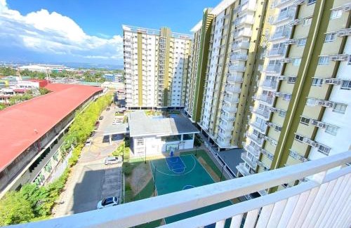 Cagayan de Oro Apartment | Studio Condo with Ocean View at the Balcony with Strong Wifi and Netflix