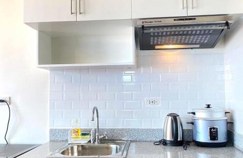 Cagayan de Oro Apartment | Studio Condo with Ocean View at the Balcony with Strong Wifi and Netflix