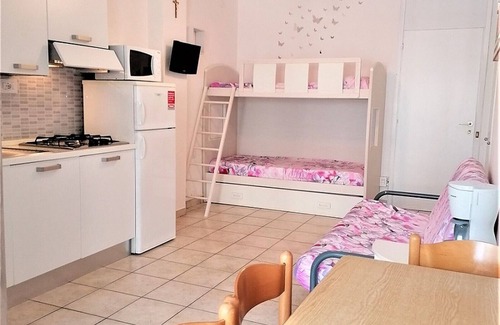Bibione Apartment | Studio 'Condominio Bristol 220' close to the Beach with Private Balcony