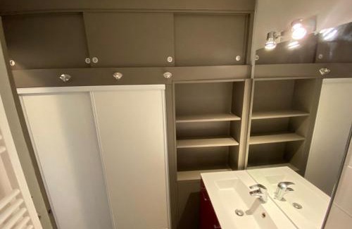 Aime Apartment | Studio confort cabine - Pied des pistes avec balcon sud - FR-1-181-2559