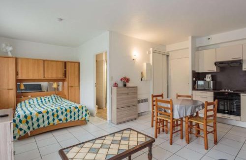 Cambo-les-Bains Apartment | Studio confortable avec jardin et parking à Cambo-les-Bains - FR-1-4-703