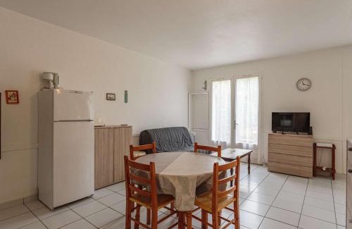 Cambo-les-Bains Apartment | Studio confortable avec jardin et parking à Cambo-les-Bains - FR-1-4-703