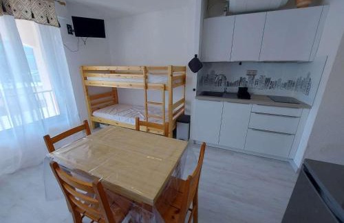 Le Grau-dʼAgde Apartment | Studio cosy à 80m de la plage avec jardin et jeux pour enfants - FR-1-423-238