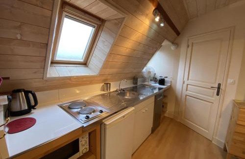 La Roche-Posay Apartment | Studio Cosy à La Roche-Posay, à 70m des Thermes, WIFI, Animaux Acceptés, Idéal pour 2 Personnes - FR-1-541-55
