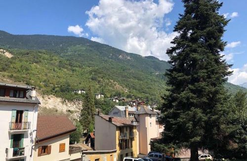 Brides-les-Bains Apartment | Studio cosy 2 pers. avec balcon, centre Brides-les-Bains, proche thermes et télécabine - FR-1-512-205