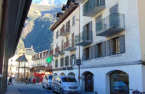 Chamonix City Centre Apartment | Studio cosy 2 pers. avec balcon, centre Chamonix, proche commerces et pistes sk - FR-1-517-23