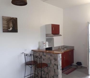 Les Abymes Apartment | Studio Cosy AFWA