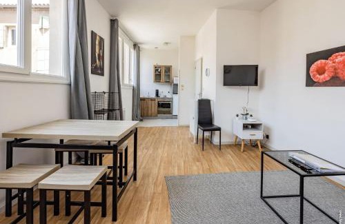 Graulhet Apartment | STUDIO COSY - HYPERCENTRE - CALME - 50M2 - Wi-FI