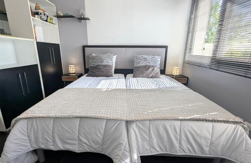 Echenevex Apartment | Studio dans Villa avec Piscine