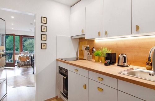 Schoenwald Apartment | Studio Apartment "Schönwald-Nest" with Forest View, Pool, Balcony and Wi-Fi