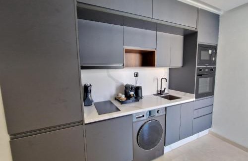 Casablanca Apartment | Studio design avec balcon & vue, Quartier Princess