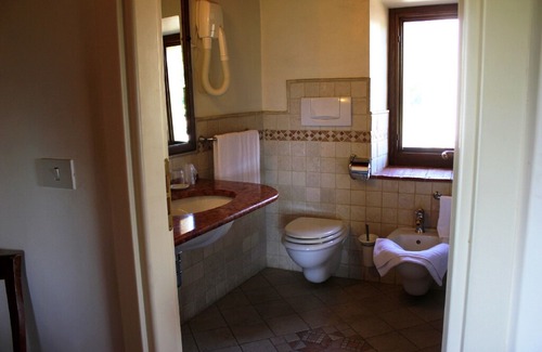 Santomato Apartment | Studio "Fattoria CasalBosco" an ancient medieval village surrounded by greenery