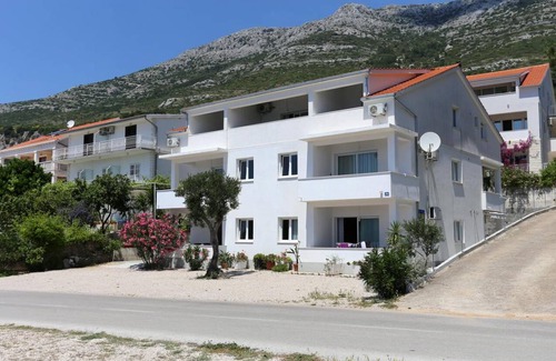 Cove Tri Zala (Zrnovo) Apartment | Studio flat near beach Kučište - Perna, Pelješac (AS-4545-a)