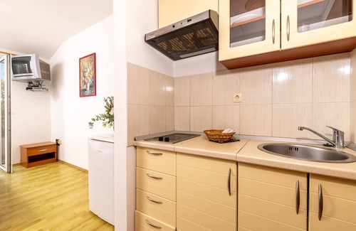 Pokrivenik Apartment | Studio flat near beach Cove Pokrivenik, Hvar (AS-2073-d)