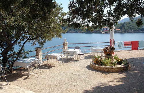 Pokrivenik Apartment | Studio flat near beach Cove Pokrivenik, Hvar (AS-2073-d)