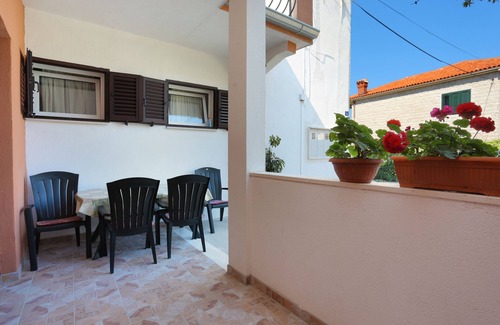 Dugi Rat Apartment | Studio flat near beach Orij, Omiš (AS-2809-a)