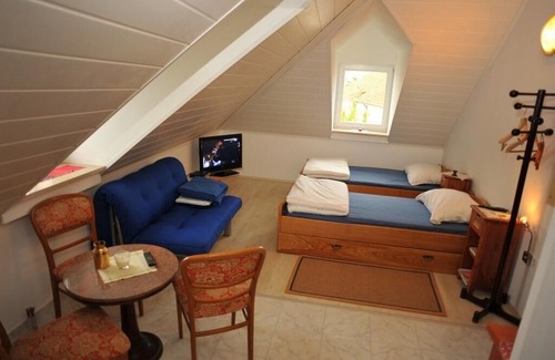 Sutivan Apartment | Studio flat near beach Sutivan, Brač (AS-17796-a)