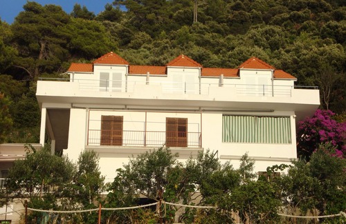 Ubli Apartment | Studio flat near beach Ubli, Lastovo (AS-8354-a)