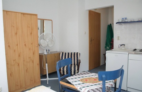 Trpanj Apartment | Studio flat (pet friendly) Trpanj, Pelješac (AS-257-d)