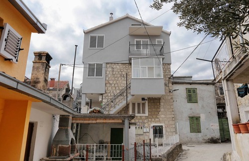 Kastel Kambelovac Apartment | Studio flat with terrace Kaštel Kambelovac, Kaštela (AS-8679-a)
