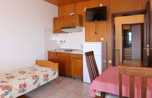 Lokva Rogoznica Apartment | Studio flat with balcony and sea view Lokva Rogoznica, Omiš (AS-18211-a)