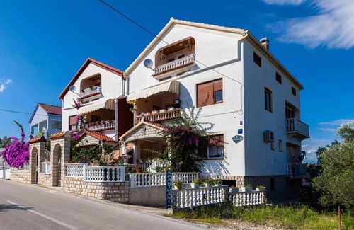 Kukljica Apartment | Studio flat with air-conditioning Kukljica, Ugljan (AS-8238-a)
