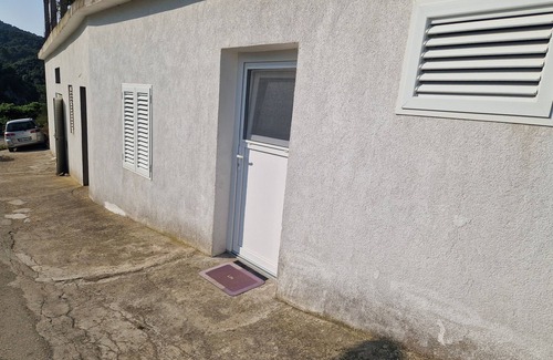 Ubli Apartment | Studio flat with air-conditioning Ubli, Lastovo (AS-24676-a)