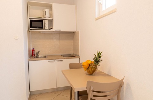 Ratac Apartment | Studio flat with balcony Makarska (AS-6632-a)