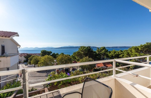 Igrane Apartment | Studio flat with balcony and sea view Igrane, Makarska (AS-22690-a)