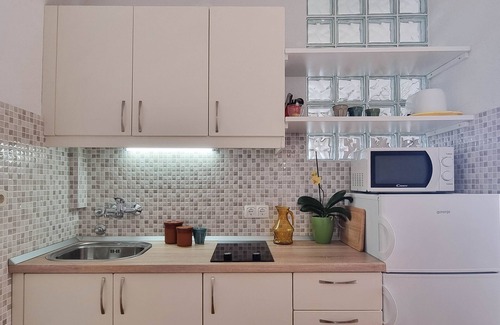Vrboska Apartment | Studio flat with balcony and sea view Vrboska, Hvar (AS-540-a)