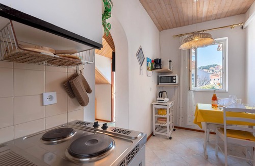 Island Hvar Apartment | Studio flat with balcony Jelsa, Hvar (AS-11319-b)