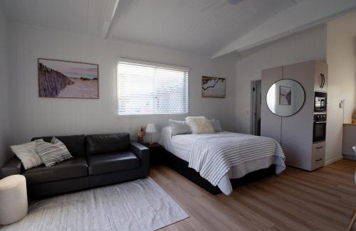 Mountain Creek Apartment | Studio Flat with kitchen