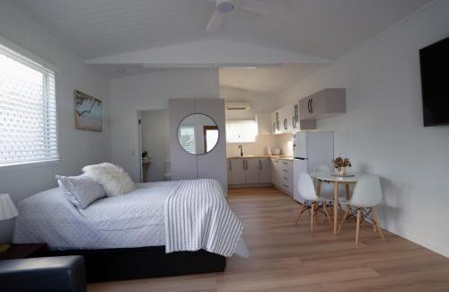 Mountain Creek Apartment | Studio Flat with kitchen