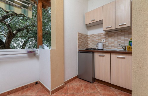 Tucepi Apartment | Studio flat with terrace Tučepi, Makarska (AS-22005-a)