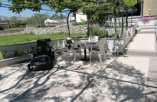 Baska Apartment | Studio flat with terrace Baška, Krk (AS-22121-a)