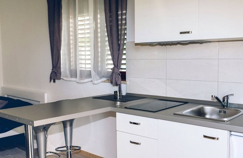 Valbandon Apartment | Studio flat with terrace and sea view Fažana (AS-7205-a)