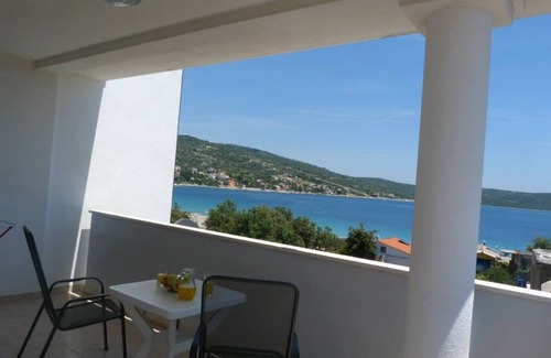 Sevid Apartment | Studio flat with terrace and sea view Sevid, Trogir (AS-6024-b)