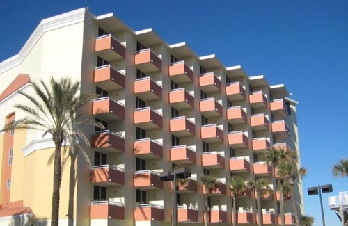 Bostroms Apartment | STUDIO FOR 2~ BEACH FRONT RESORT~AMAZING VIEWS~PIER FISHING BOATING POOLS & MORE