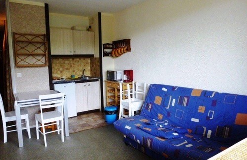 Arette Apartment | Studio for 6 in Arette with slope access, balcony, ski locker and free parking