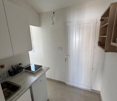 Fabregues Apartment | Studio