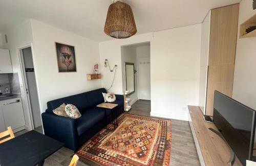 Merville-Franceville-Plage Apartment | Studio 100 m from the beach!