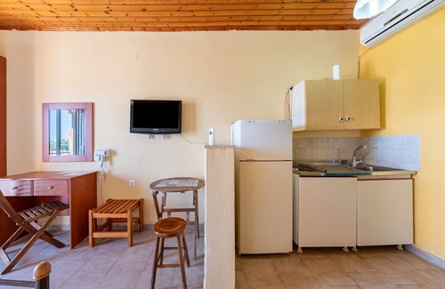 Kavos Apartment | Studio 'Gavriil G4' with Sea View, Wi-Fi and Air Conditioning