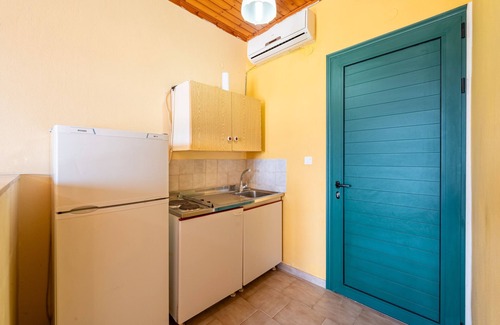 Kavos Apartment | Studio 'Gavriil G4' with Sea View, Wi-Fi and Air Conditioning