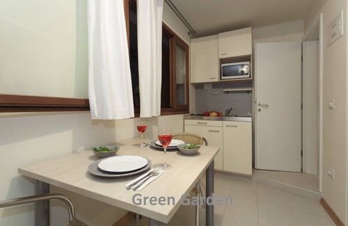 Borik Apartment | STUDIO "GREEN GARDEN" in own SOUTH GARDEN- balcony, 5 minutes walk from the beach, Rovinj